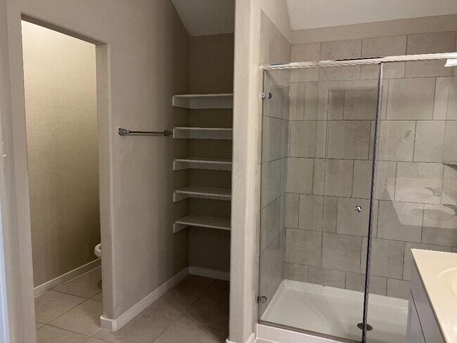 Building Photo - 218 Sintra Lk Wy