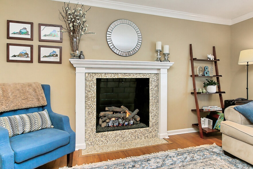 Building Photo - 13007 Melville Ln