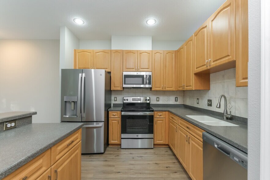 Building Photo - 12923 Terrace Springs Dr