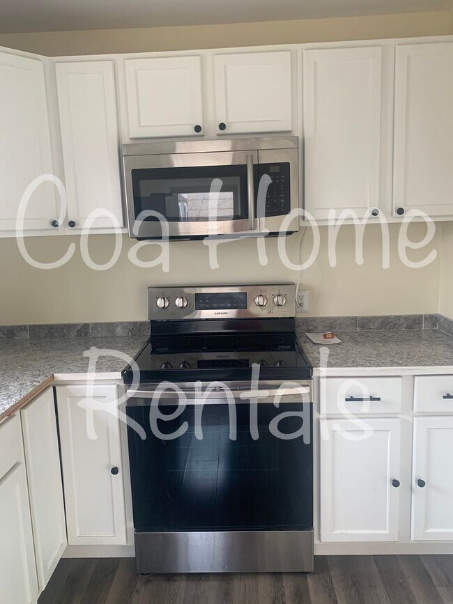 Building Photo - Derby Kansas