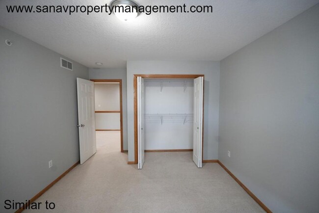 Building Photo - "Spacious 3 Bedroom, 2.5 Bath Townhome in ...