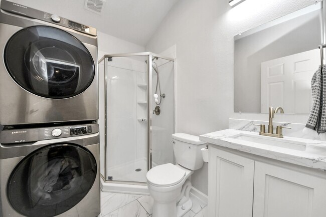 Building Photo - 2730 Empire Oaks Lane