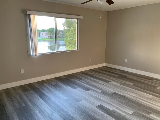 Building Photo - 4811 NW 58th Manor