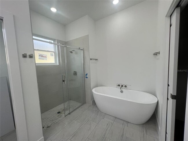 Building Photo - 187 Sesame Rd E