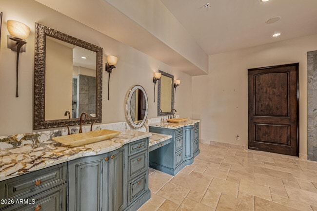 Building Photo - 8406 E Calle Buena Vista