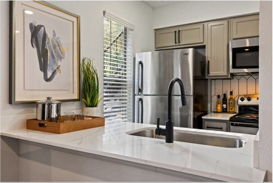 Building Photo - 12001 Metric Blvd