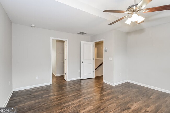 Building Photo - 255 Magnaview Dr