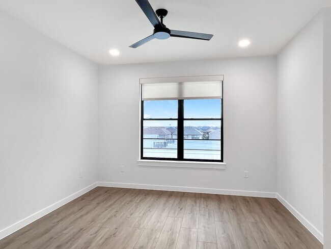 Building Photo - Resort-Style Living at Dovetail | 2 Bed / 2 Bath | Gated Entry