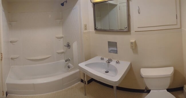 Building Photo - 26 Fair St