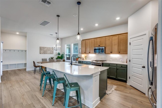 Building Photo - 5808 Rangeland Rd