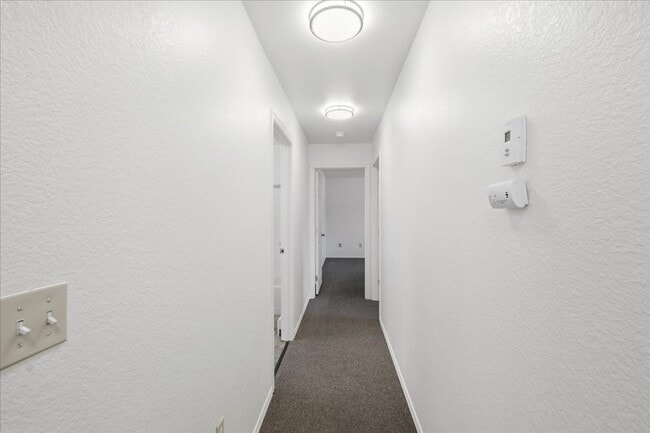 Building Photo - 900 N Wesglenn Cir