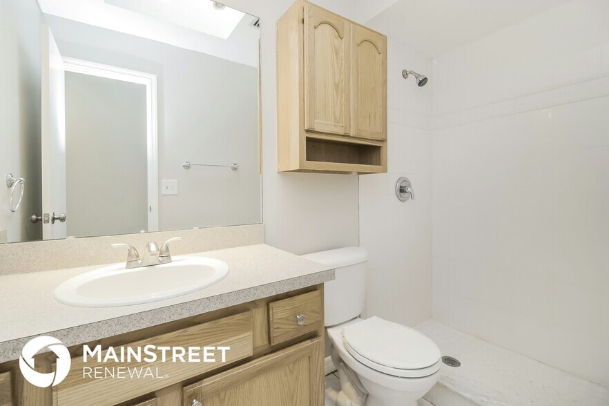 Building Photo - 1721 Shasta Ct