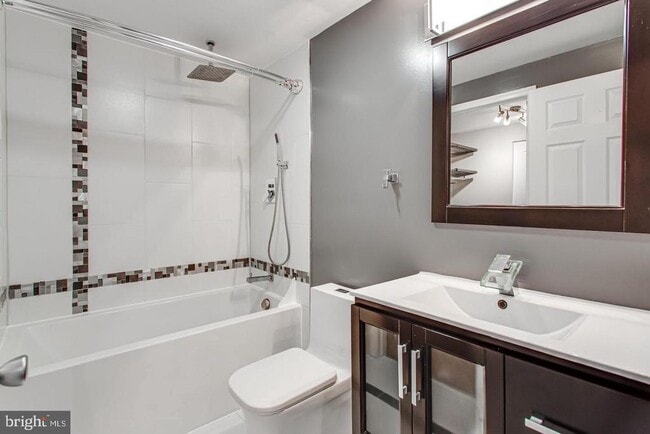 Building Photo - 1619 10th St S