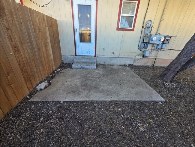 Building Photo - 1735 Horseshoe Cir