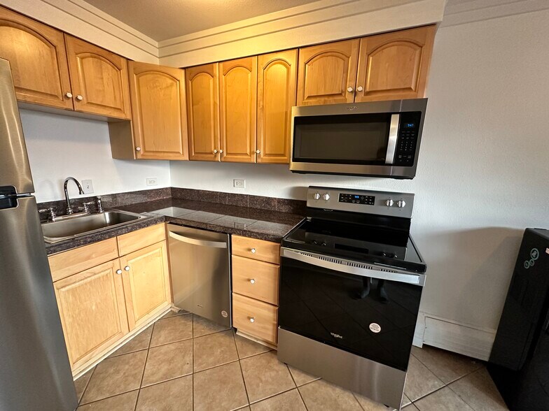 Building Photo - 1035 Colorado Blvd