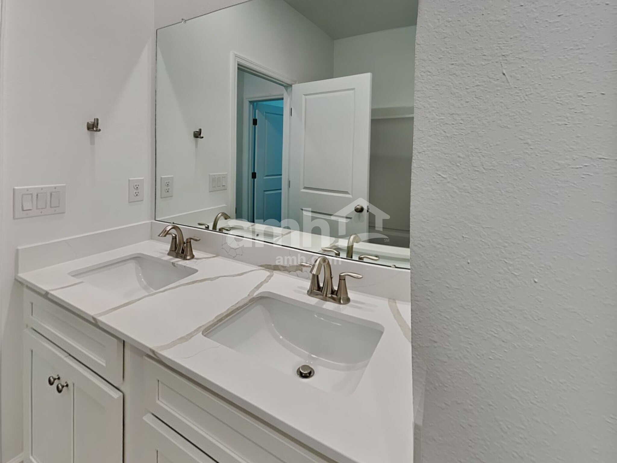 Building Photo - 37809 Dusty Saddle Ln