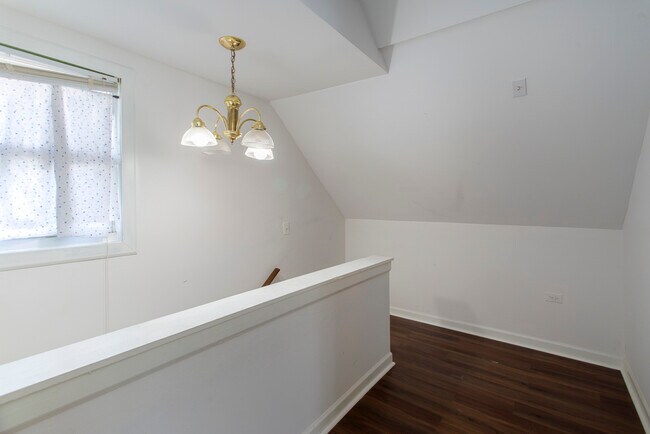 Building Photo - 5210 W 54th St