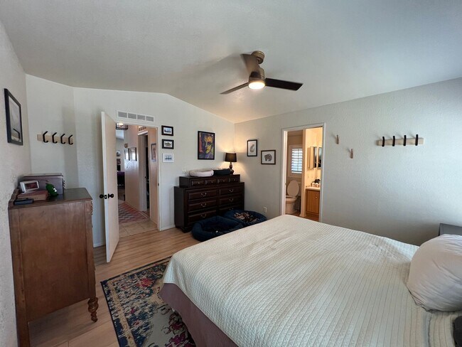 Building Photo - NICE HOME IN THE FOOTHILLS!