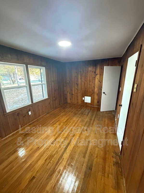 Building Photo - 904 Marsh St