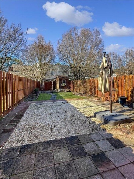 Building Photo - 2656 Bracston Rd