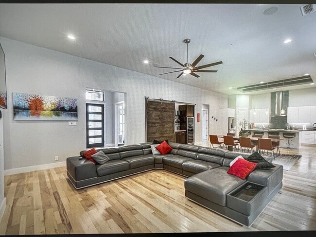Building Photo - 3110 White Dove Dr