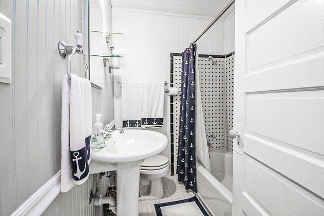 Building Photo - 1907 Parker Ave