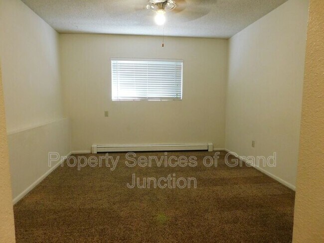 Building Photo - 805 E Cedar Ct