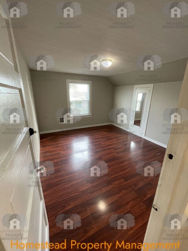 Building Photo - 451