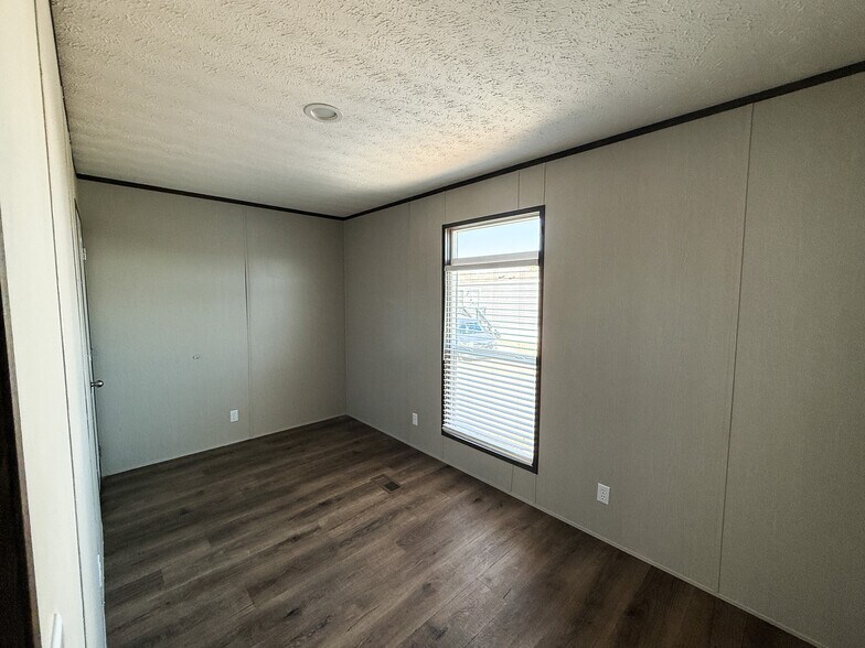 Building Photo - 129 Ponderosa Way