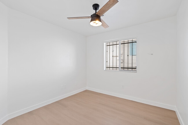 Building Photo - 3721 W Avenida Fria