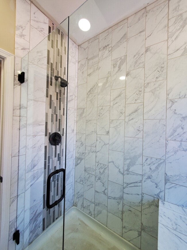 Bathroom - 987 Parsons Ave