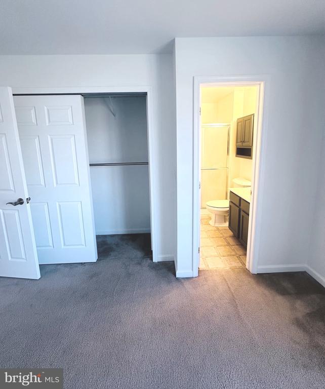 Building Photo - 92 Embassy Ct