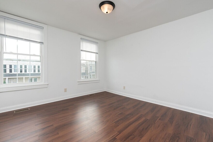 Building Photo - 1218 N 27th St