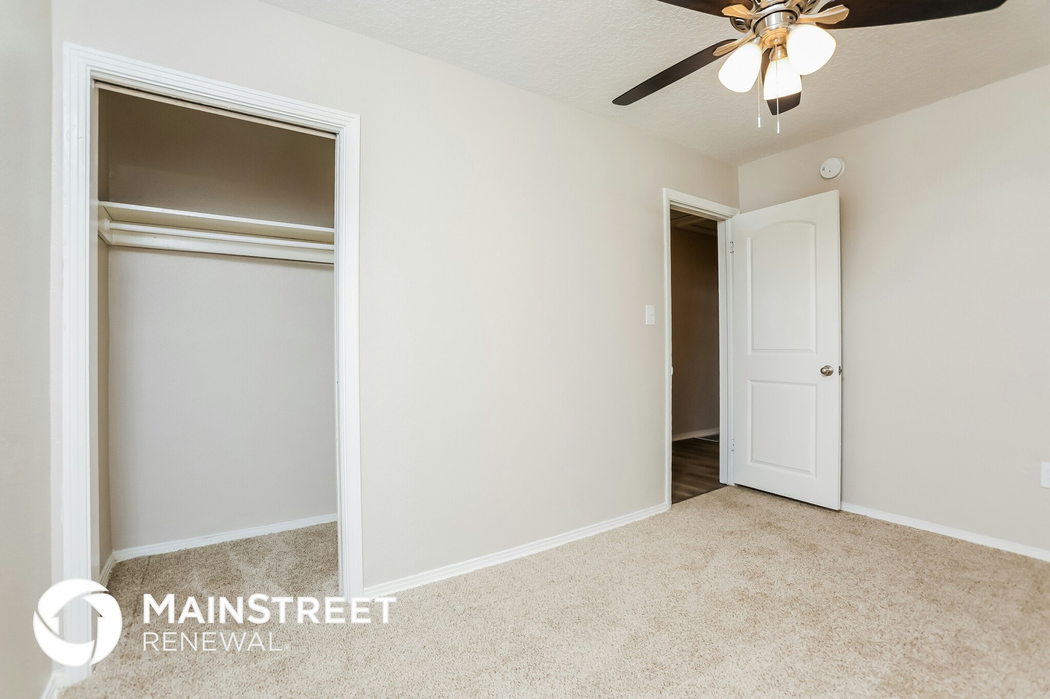 Building Photo - 1171 Lakeview Dr