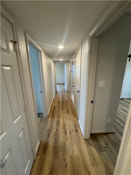 Building Photo - 207 Laurel Ln