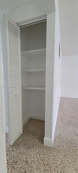 Building Photo - 34 E 21st St