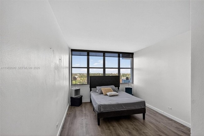 Building Photo - 7441 Wayne Ave