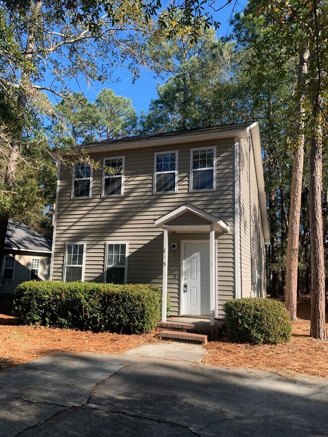 Building Photo - 135 Charter Dr