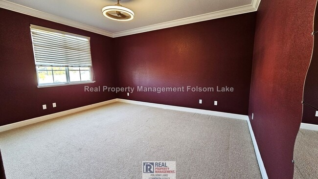 Building Photo - 5 Bedroom Carmichael Home + Large Bonus Room | 3-Car Garage & RV/Boat Parking