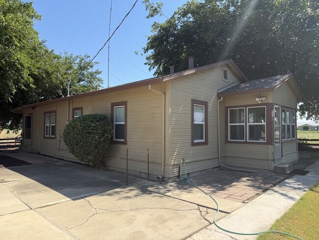 Building Photo - 1954 Eucalyptus Ave