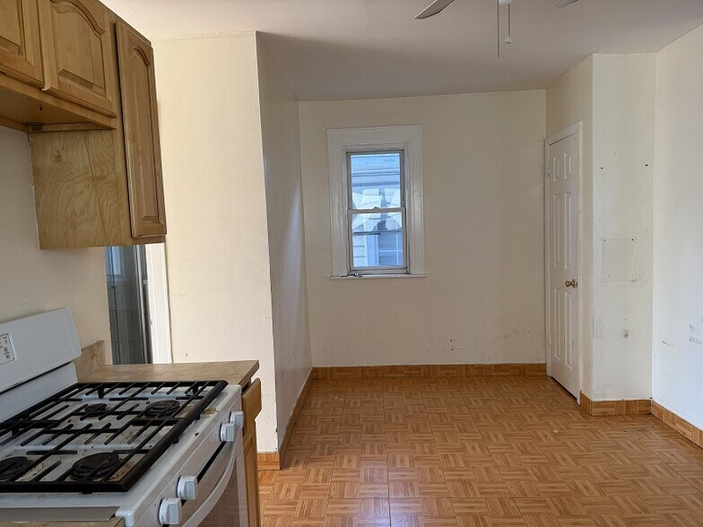 Building Photo - 8430 124th St