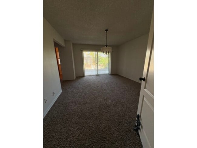 Building Photo - Nice mature landscaping. Warm ,inviting ,quiet home