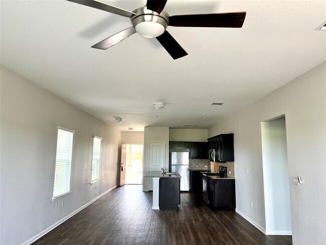 Building Photo - 15013 Jolynn St