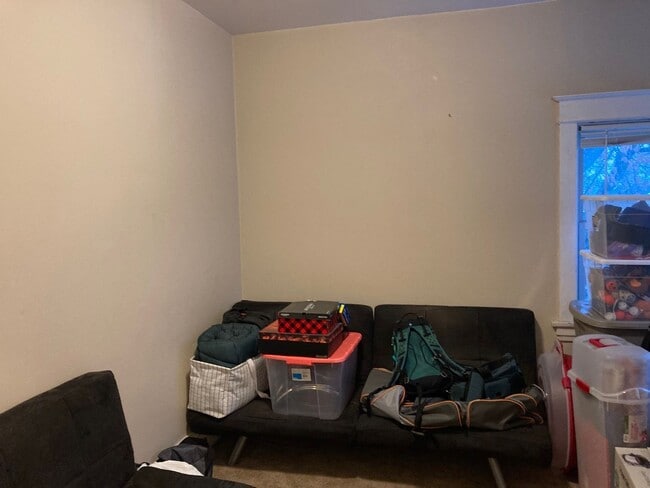 Building Photo - AVAILABLE JUNE - 4 Bed 2 Bath In Chester Park