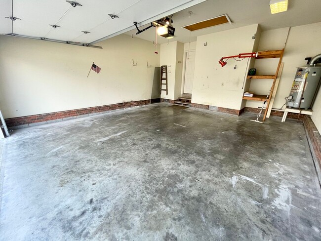 Building Photo - 3 Bed 2.5 Bath Beautiful Home Located North West Greensboro!