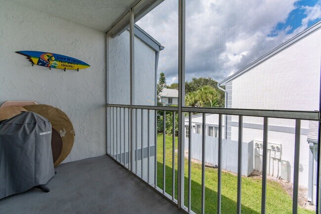 Building Photo - 516 Beach Park Ln