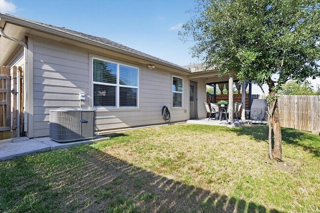 Building Photo - 3520 Kotche St