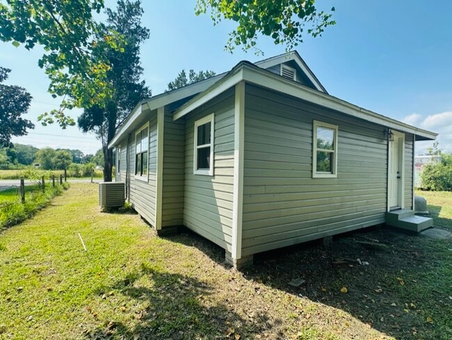 Building Photo - 4924 Dr L D Chapman St