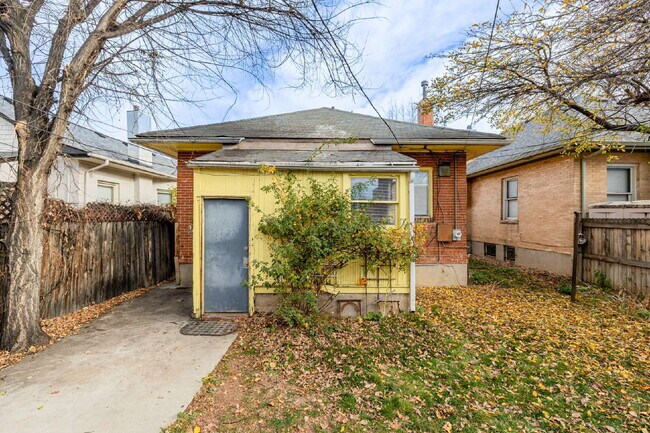 Building Photo - Cute Denver bungalow for rent
