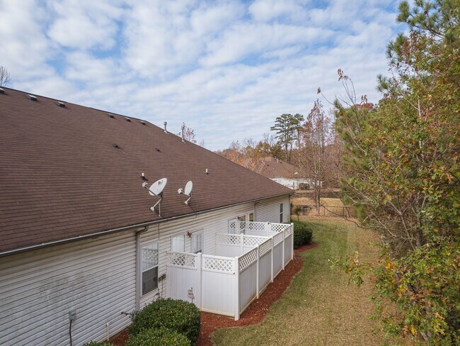 Building Photo - 7020 Somerset Springs